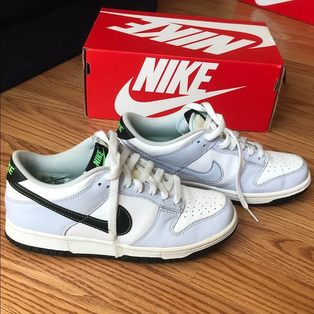 NIKE DUNK LOW